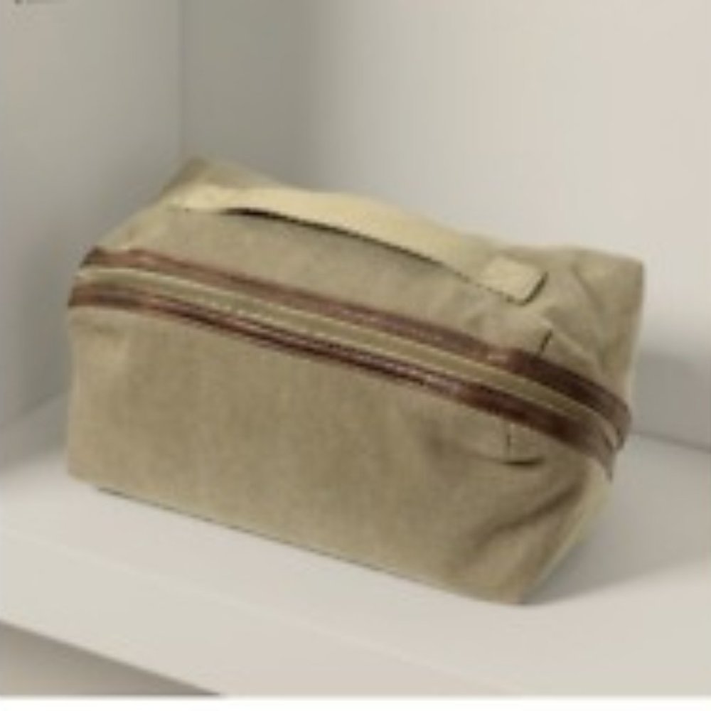 Brand new thirty-one Expanding Travel Case in Vintage Olive
